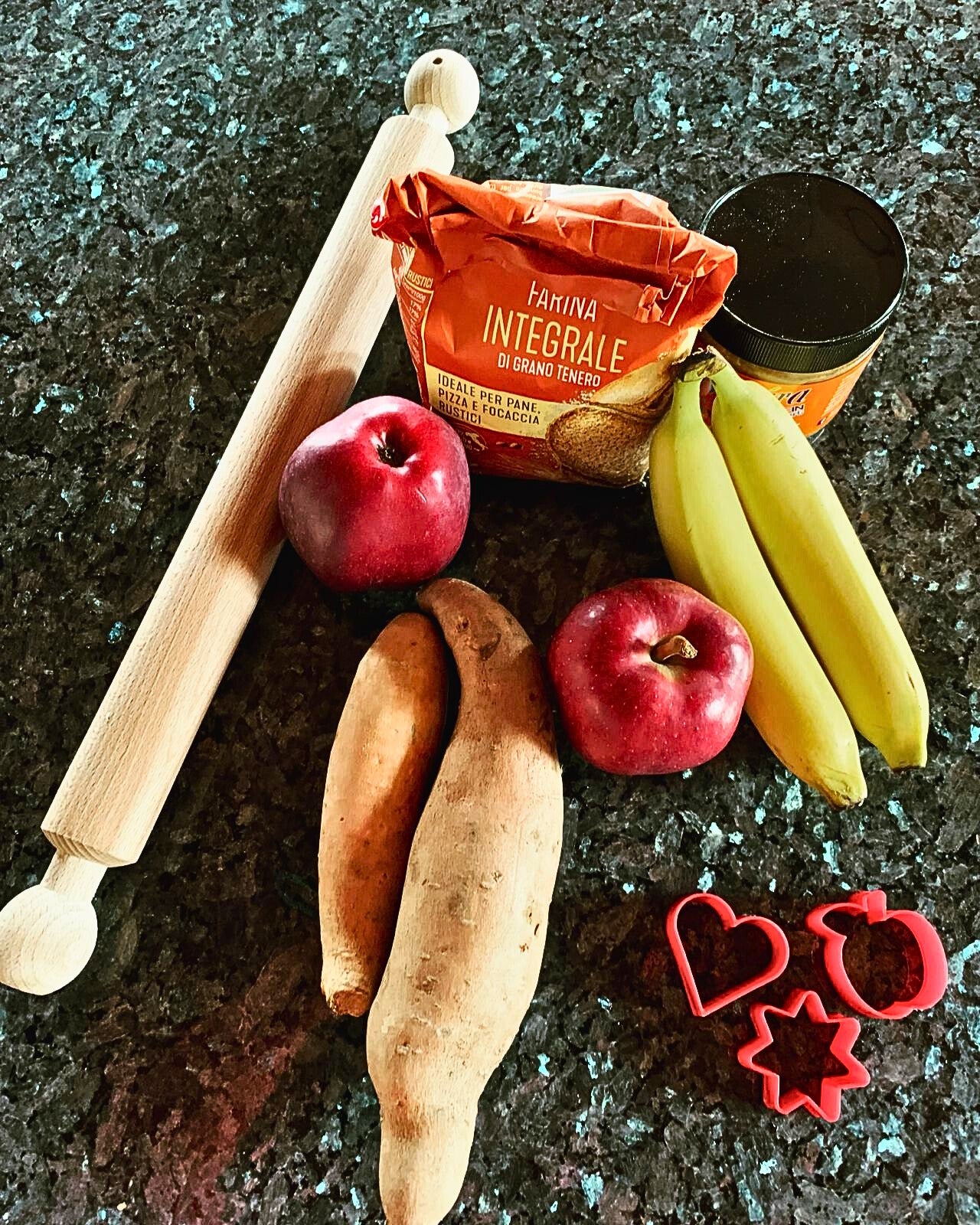 Biscotti artigianali al Formaggio e Mela  - confezione da 165 gr.